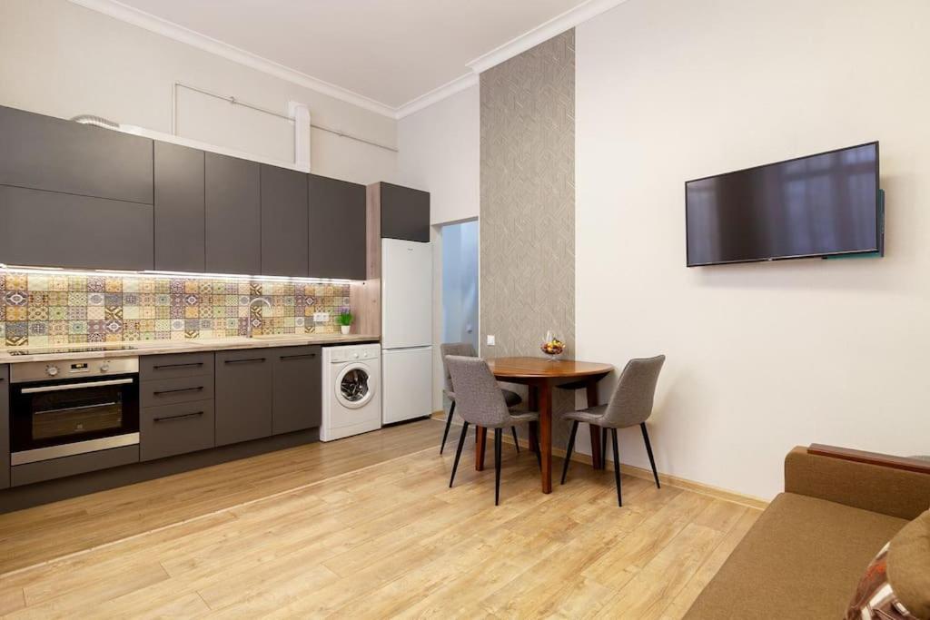 Apartment On Kopernyka Street 5 Leopoli Esterno foto