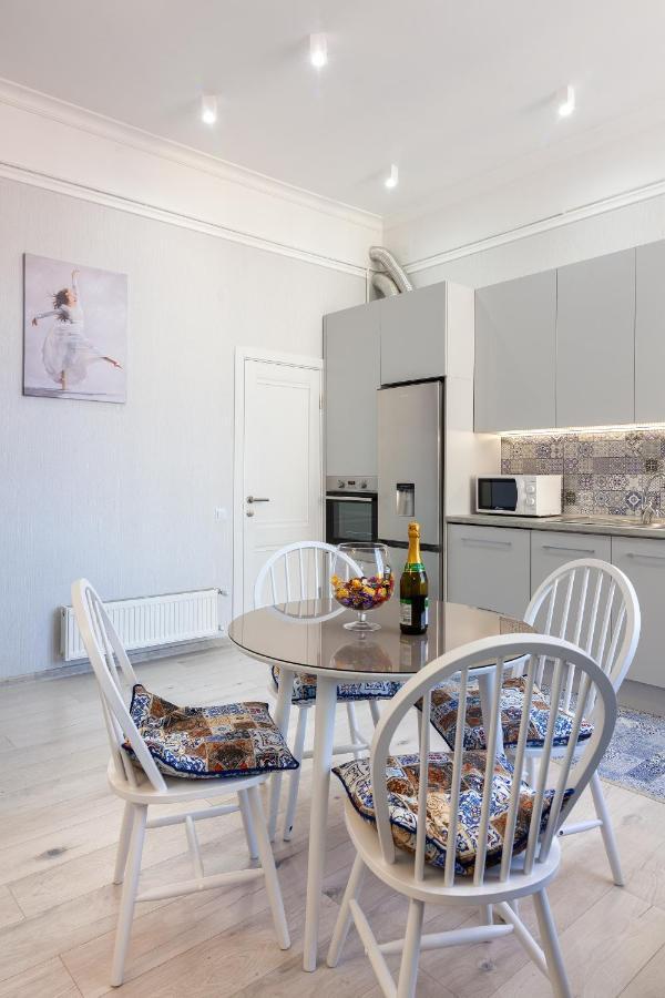 Apartment On Kopernyka Street 5 Leopoli Esterno foto