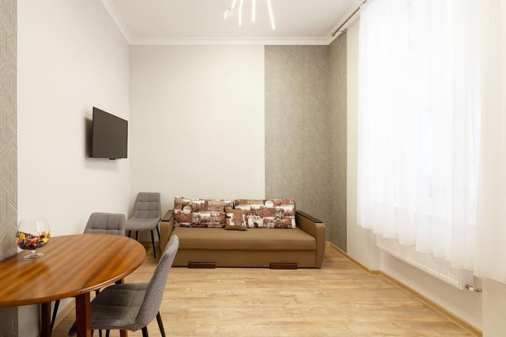 Apartment On Kopernyka Street 5 Leopoli Esterno foto